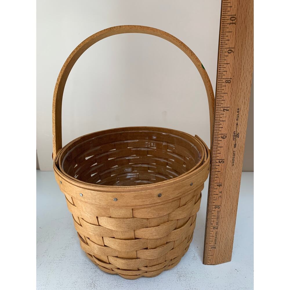 2004 Longaberger Small Fruit Basket With Moveable Handle And Plastic Protector - Picture 6 of 6